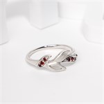 Кольцо из серебра с гранатом 2696