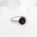 Кольцо из серебра с гранатом 2700