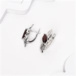 Серьги из серебра с гранатом 2722 Серьги из серебра с гранатом 2722
